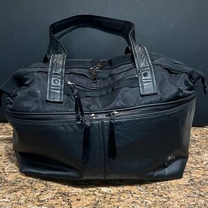 Lululemon Duffel, Stylish Black bag